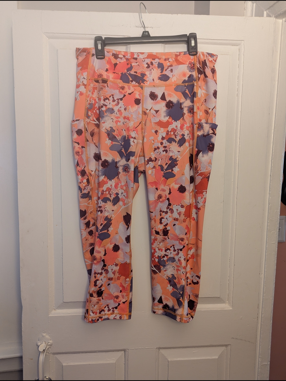 Tek Gear Peach Floral Workout Capri Leggings with Pockets